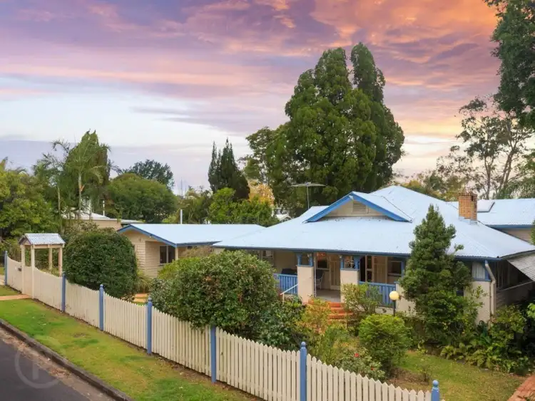 7 Long Street West, Graceville QLD 4075