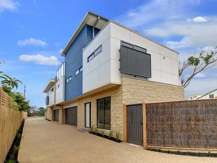 2/204 Nepean Highway, Seaford VIC 3198