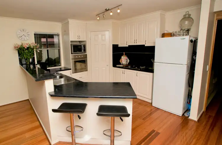 Fourth view of Homely house listing, 10 Yale Court, Wangaratta VIC 3677