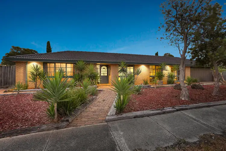 32 Apollo Road, Taylors Lakes VIC 3038
