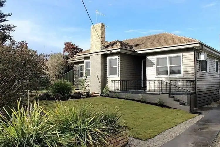 2A Leonard Avenue, Flora Hill VIC 3550