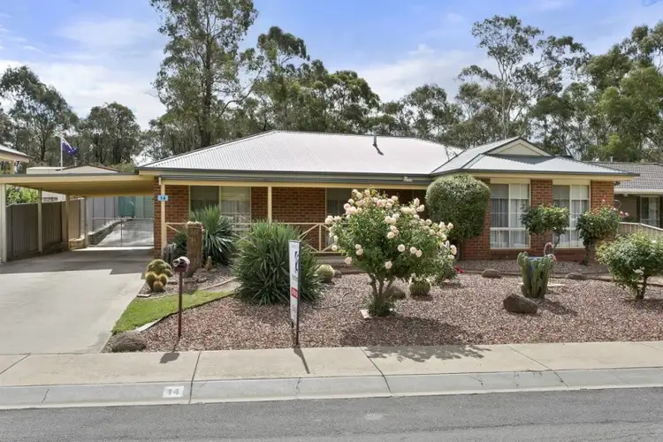 14 Wingoon Drive, California Gully VIC 3556