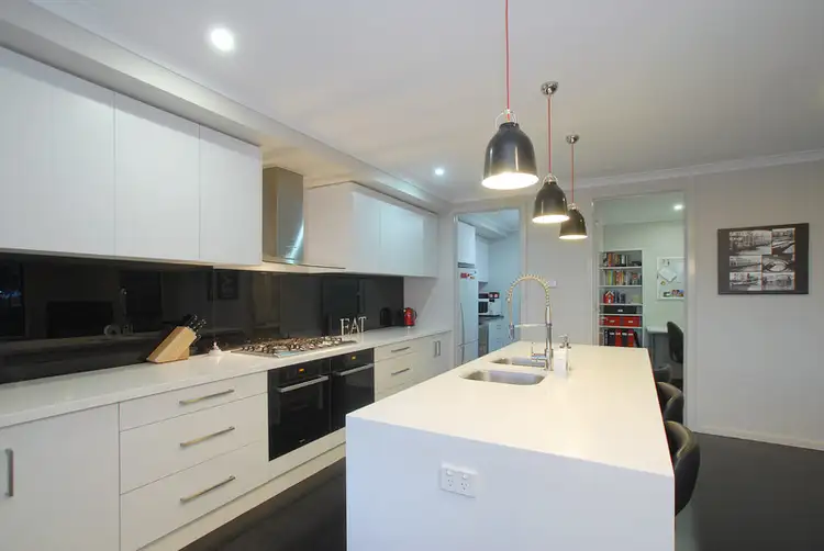 Fifth view of Homely house listing, 1 Craven Court, Sandhurst VIC 3977