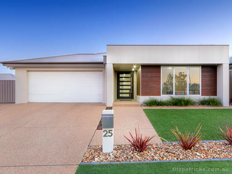 25 Barton Avenue, Lloyd NSW 2650