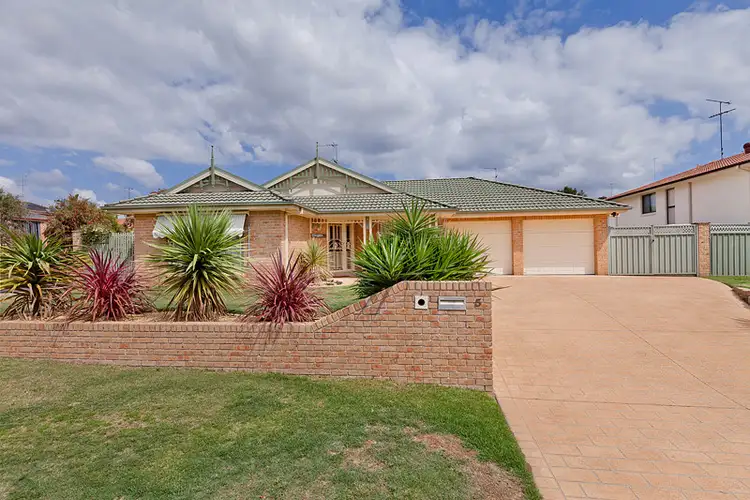 5 Huntingdale Drive, Glenmore Park NSW 2745