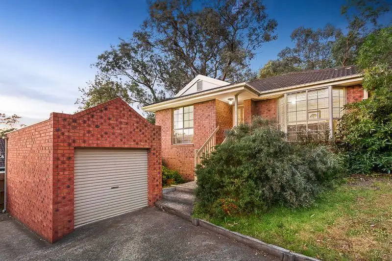 Main view of Homely unit listing, 1/10 Hibiscus Avenue, Briar Hill VIC 3088