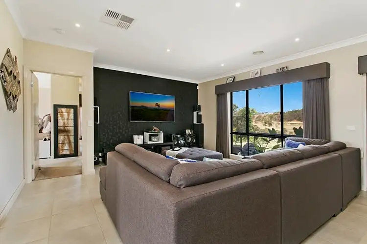 Fifth view of Homely house listing, 8 Siena Ridge, Hidden Valley VIC 3756