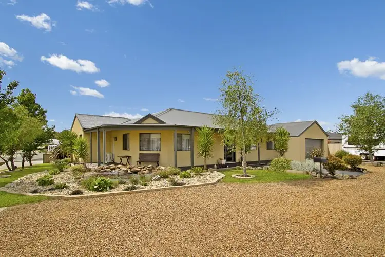8 Greenwood Rise, Broadford VIC 3658