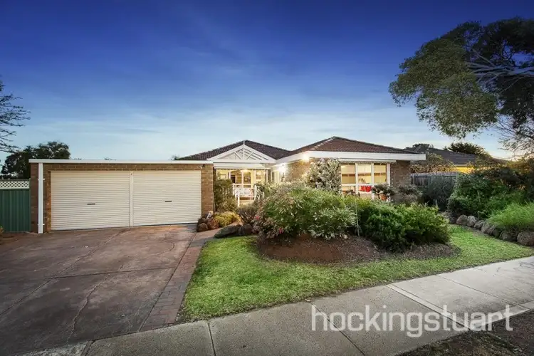 5 Linlithgow Way, Melton West VIC 3337