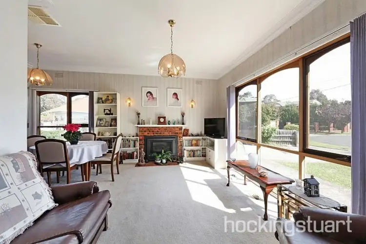 Second view of Homely house listing, 2 Patricia Street, Bentleigh East VIC 3165