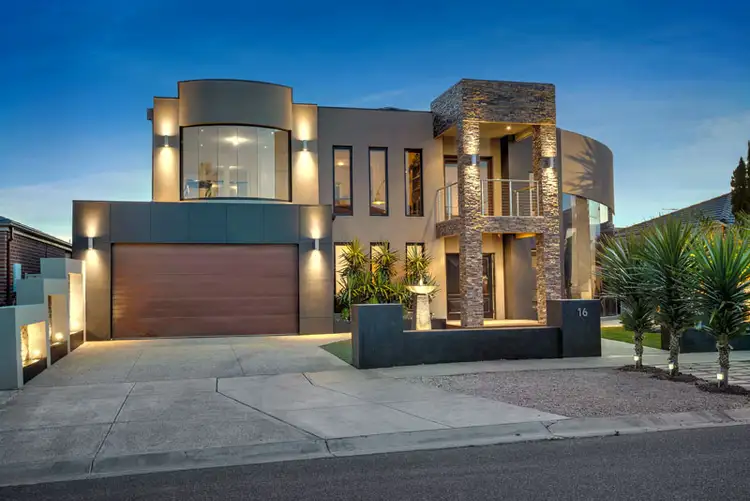 16 Edgecliff Close, Taylors Hill VIC 3037