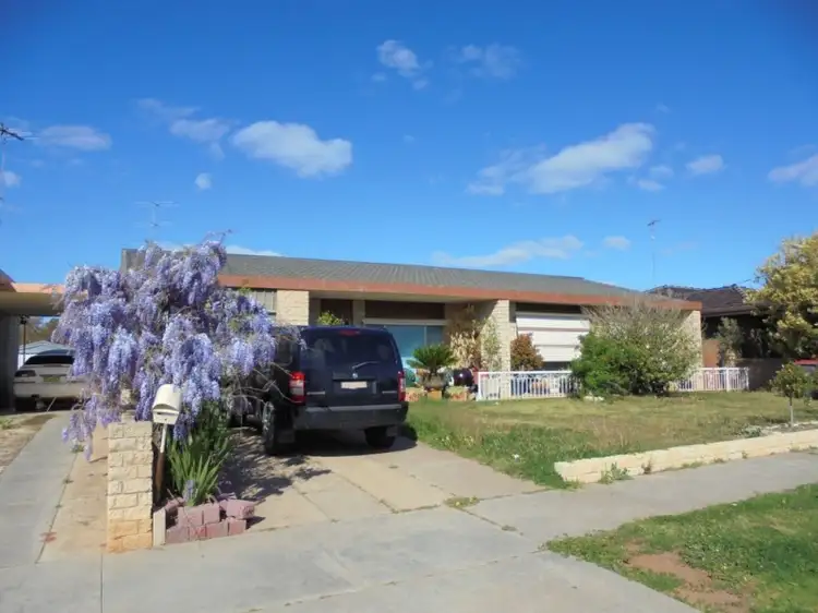 Second view of Homely house listing, 4 Sawka Court, Robinvale VIC 3549