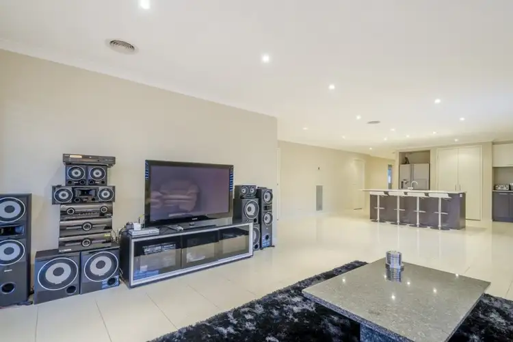 Fifth view of Homely house listing, 8 Kingbird Avenue, Tarneit VIC 3029