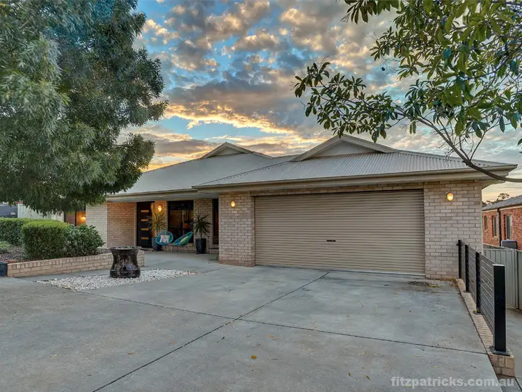 18 Yanko Crescent, Bourkelands NSW 2650