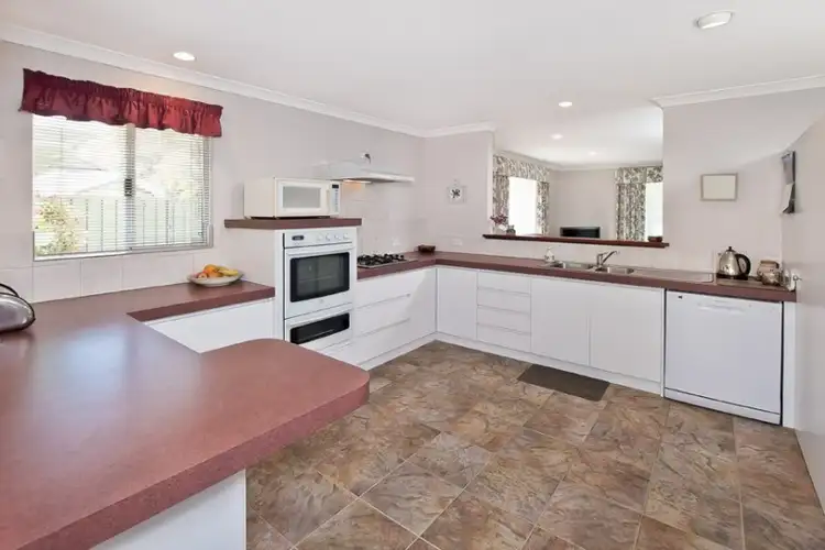 Seventh view of Homely house listing, 2 Rudis Way, Broadwater WA 6280