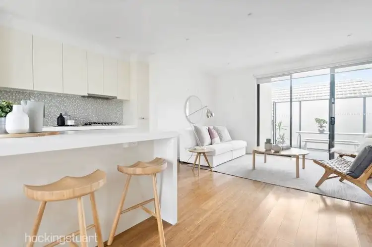 Fourth view of Homely apartment listing, 2/14 Nepean Highway, Brighton VIC 3186