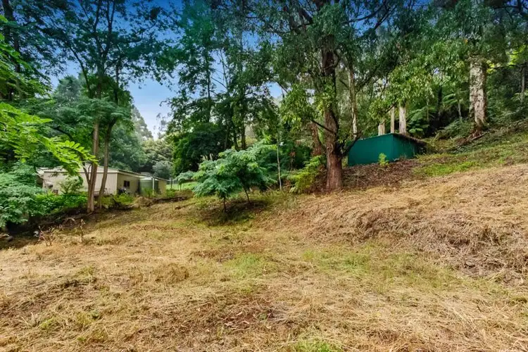 8 Ernest Road, Kalorama VIC 3766