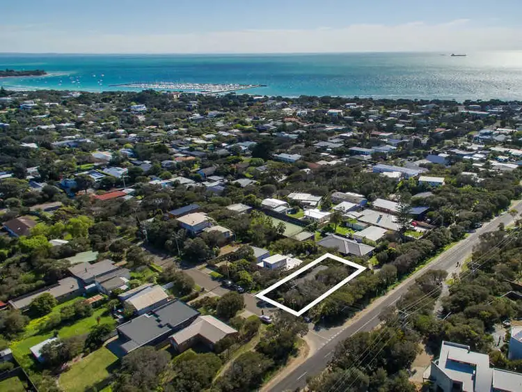 2 Whitehead Street, Blairgowrie VIC 3942
