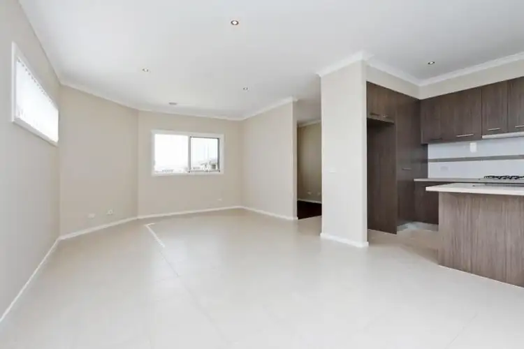 Fifth view of Homely house listing, 1/37 Greenleaf Circuit, Tarneit VIC 3029