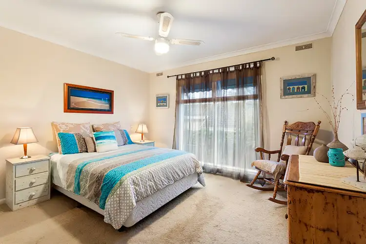 Fourth view of Homely house listing, 5 Rodney Court, Viewbank VIC 3084
