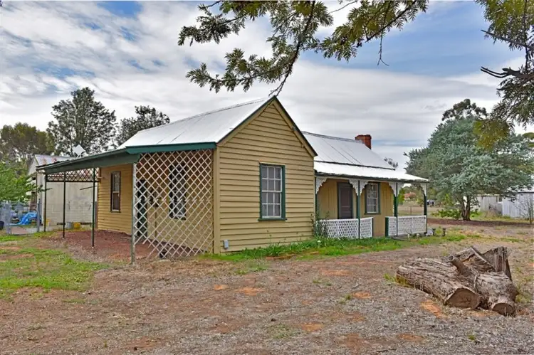 19 Main Road, Laanecoorie VIC 3463