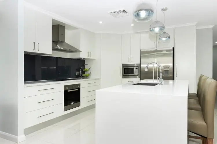 12 Lindwall Court, St Clair NSW 2759