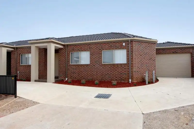 Main view of Homely house listing, 1/37 Greenleaf Circuit, Tarneit VIC 3029