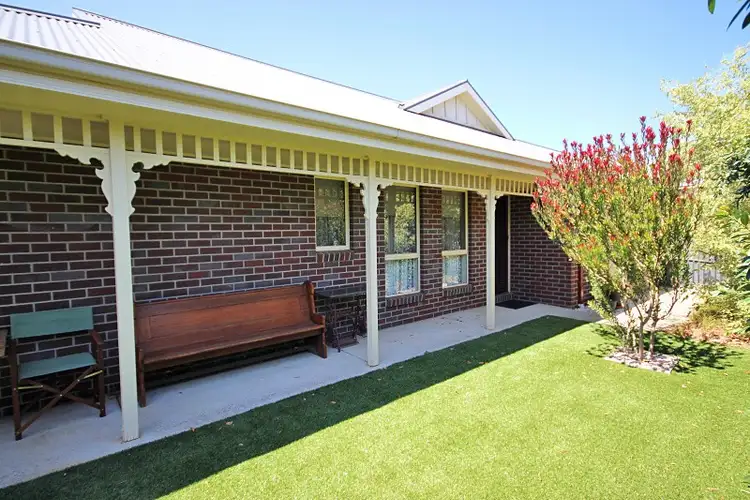 73 Stirling Drive, Lake Gardens VIC 3355