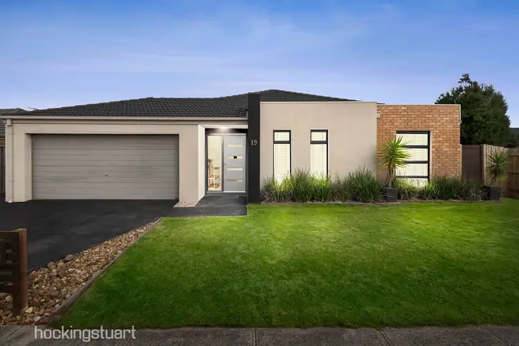 19 Alpine Heath Way, Lyndhurst VIC 3975