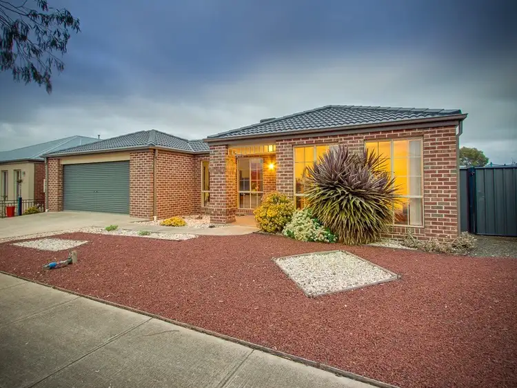 6 Mallina Glen, Tarneit VIC 3029