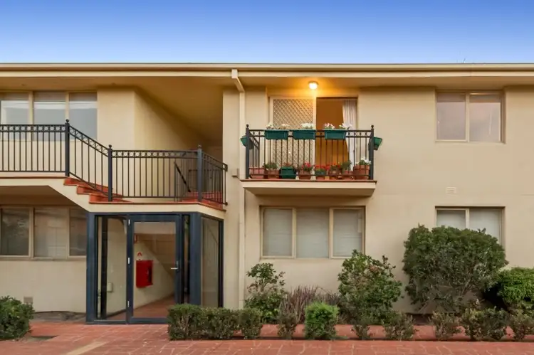 8/5 Gordon Street, Footscray VIC 3011