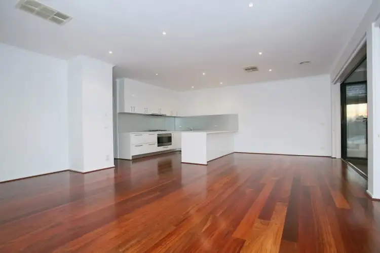 Second view of Homely house listing, 7 Parkhart Circle, Sandhurst VIC 3977