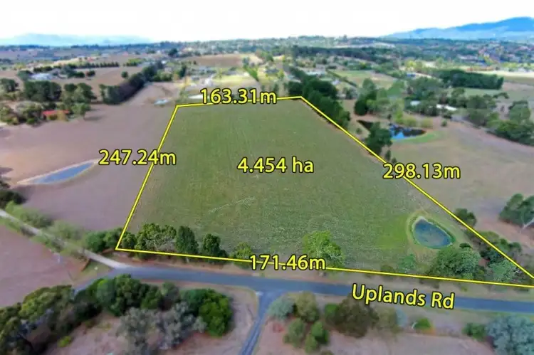 8 Uplands Road, Chirnside Park VIC 3116
