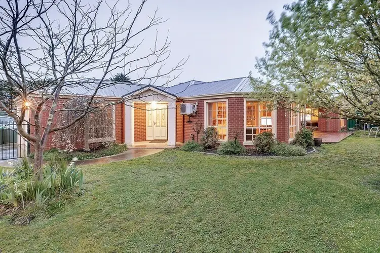 9 Cheviot Court, Alfredton VIC 3350