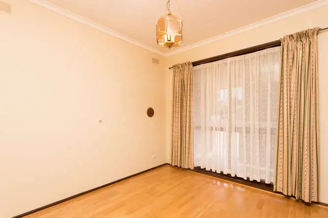 Sixth view of Homely house listing, 10 Mansell Drive, Mildura VIC 3500