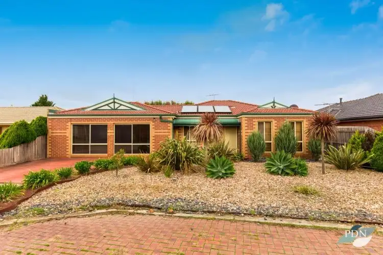 8 Barrell Court, Delahey VIC 3037