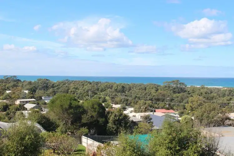 17 Gay Street, Lakes Entrance VIC 3909