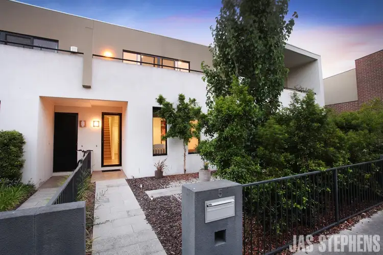 5 Hartman Walk, Footscray VIC 3011