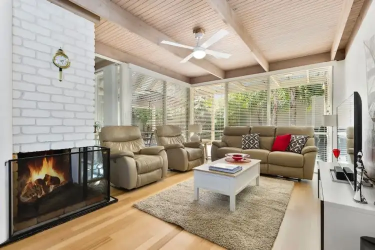 37 Jessica Close, Wantirna South VIC 3152