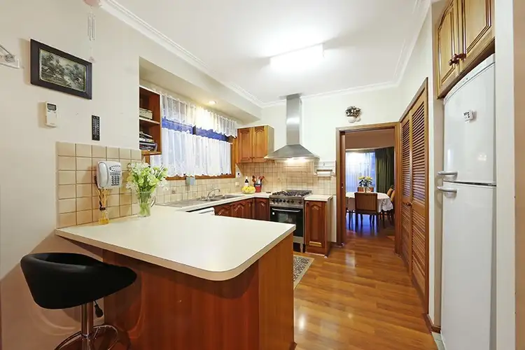Fifth view of Homely house listing, 5 Bridle Court, Endeavour Hills VIC 3802