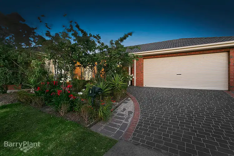 8 Dover Court, Narre Warren South VIC 3805