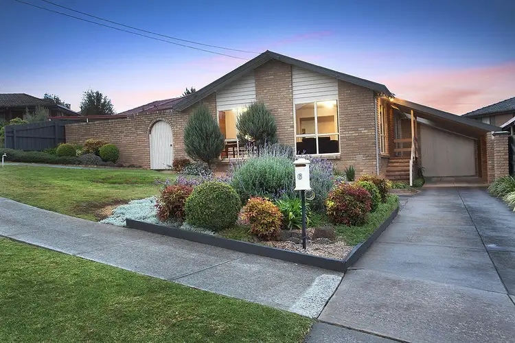 6 Banks Place, Gladstone Park VIC 3043