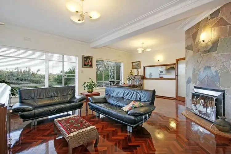 Fifth view of Homely house listing, 8 Lister Court, Ringwood VIC 3134