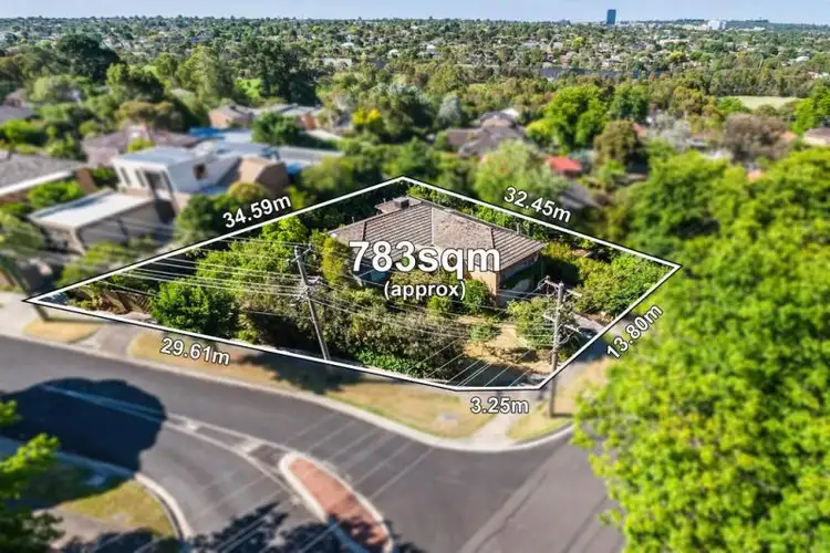 2 Grange Park Avenue, Doncaster VIC 3108