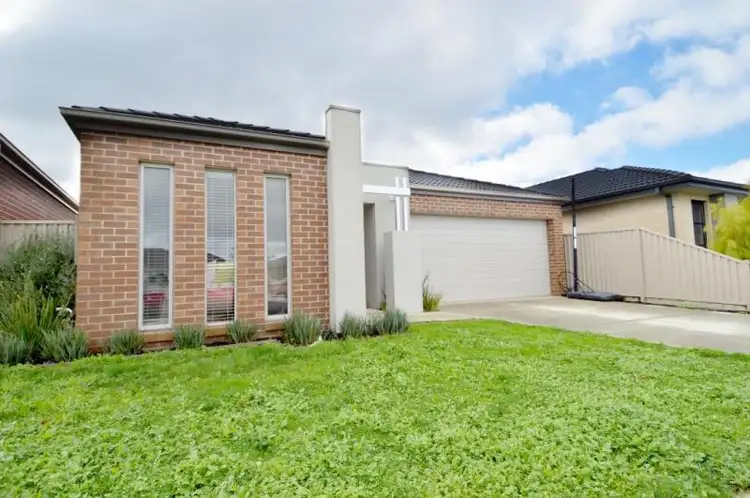 9 Oberon Street, Alfredton VIC 3350