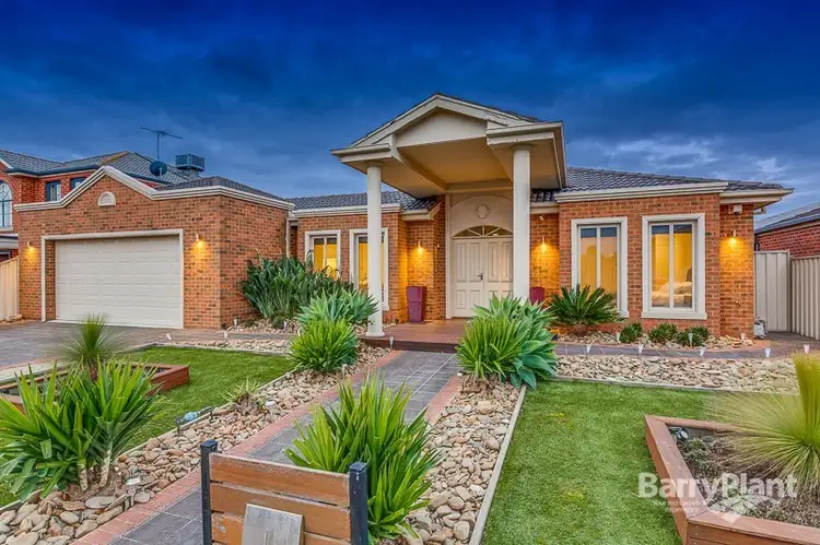 5 Summerhill Drive, Hillside VIC 3037