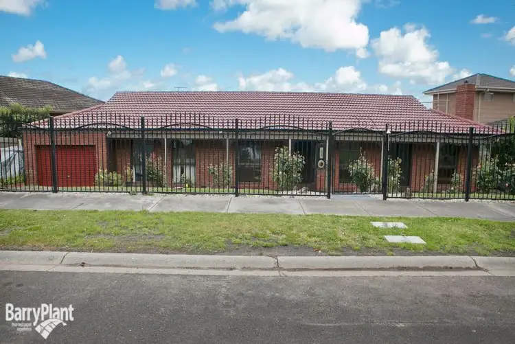 Second view of Homely house listing, 2 Sutherland Court, Endeavour Hills VIC 3802