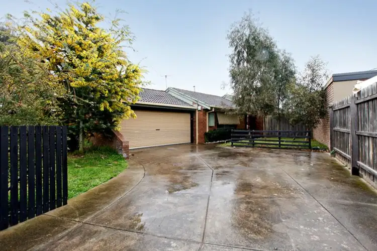 4 Devlin Drive, Hoppers Crossing VIC 3029