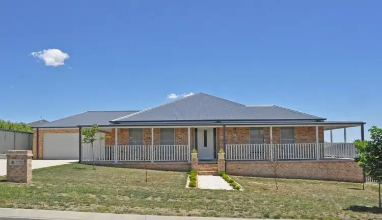 33 Cheviot Drive, Kelso NSW 2795