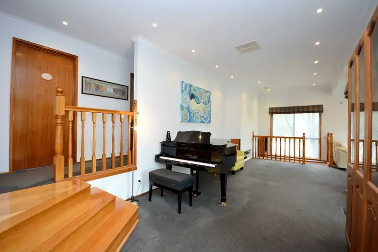 Sixth view of Homely house listing, 5 Hove Place, Craigieburn VIC 3064